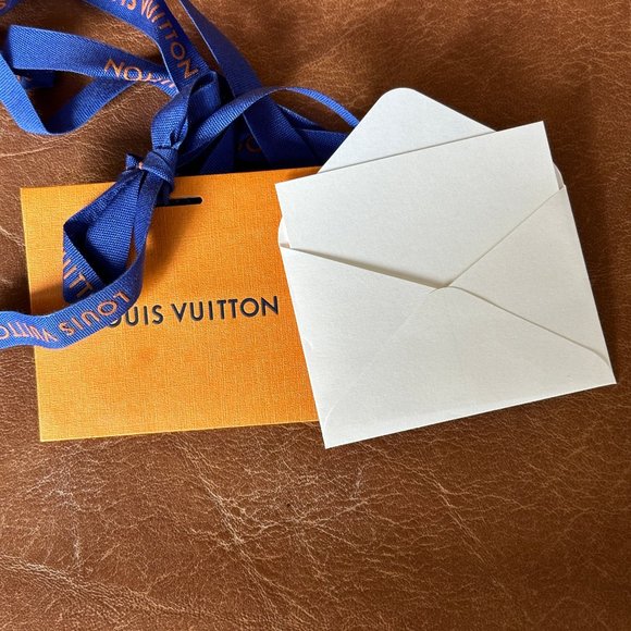 Louis Vuitton Orange Box with Magnetic Closure - Picture 8 of 9